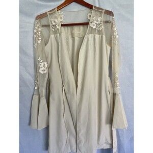 Bridesmaid Robed with Love Hildy Robe Size XS Champagne Wedding lace sleeves tan